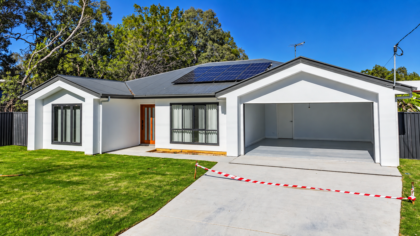 18 Tenanne Street, Russell Island, Qld 4184